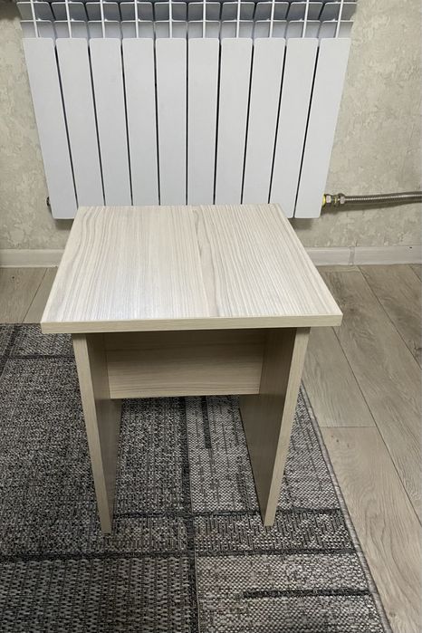 Табуретки 4 шт новые