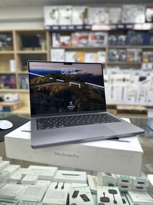 MacBook Pro 14 M3 8/512  б/у