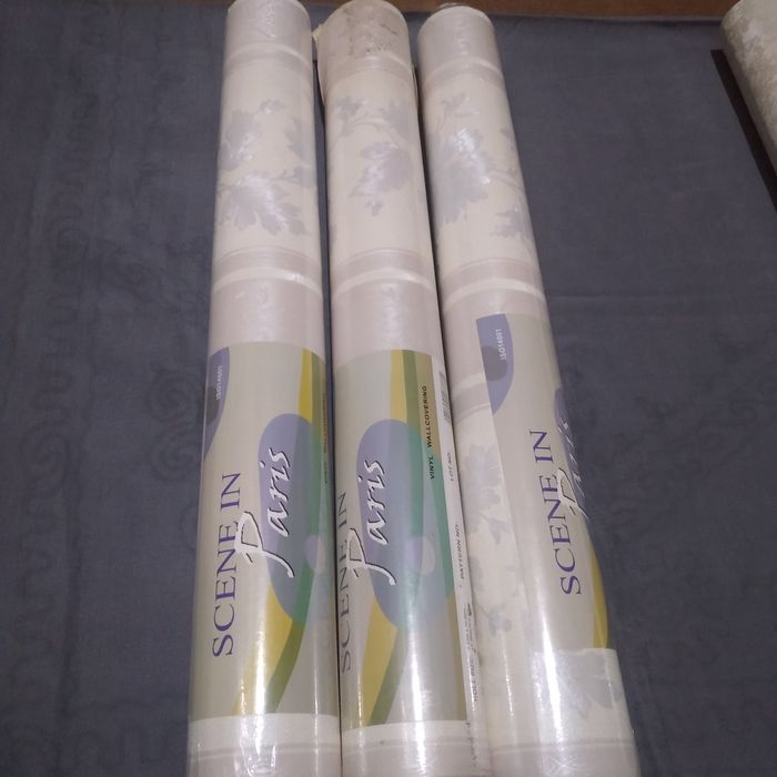 Продаются моющиеся обои.