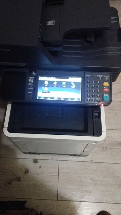 Vând imprimanta kyocera
