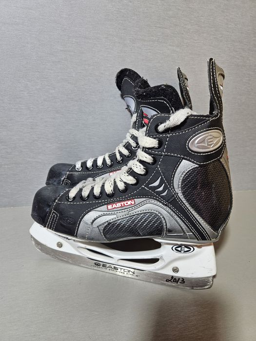 Patine hochei 3013 Easton, marime 39, lungime interioara 25cm.