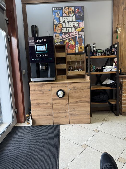 Продам Кофе аппарат  с стойкой