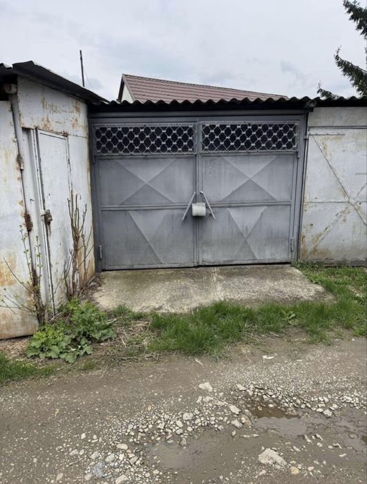 Garaj de închiriat – 18 m², ideal pentru mașină sau depozitare
