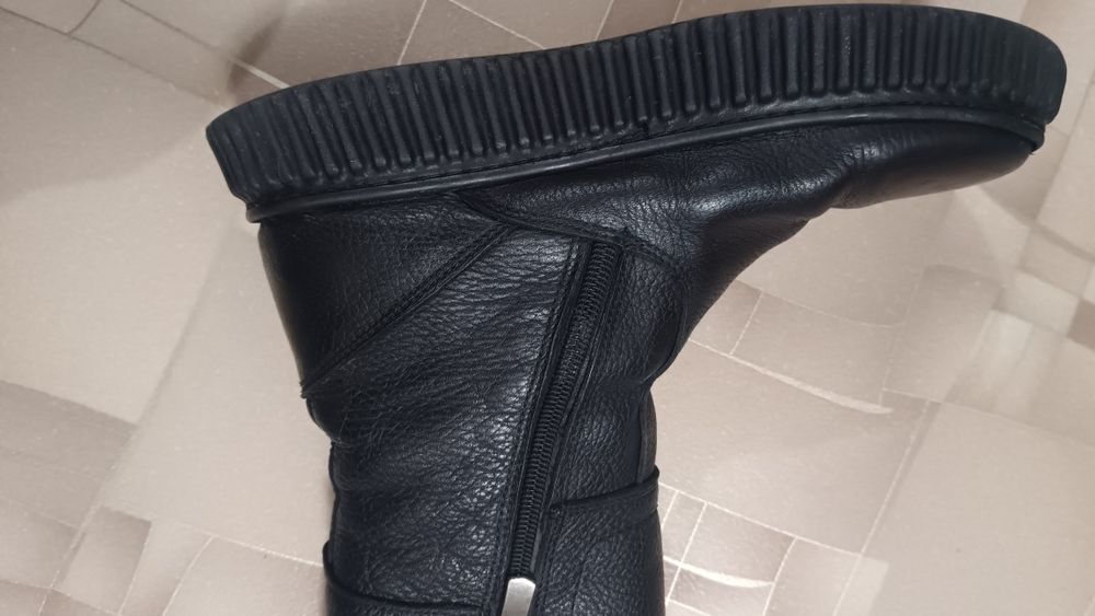 Продам зимние сапоги