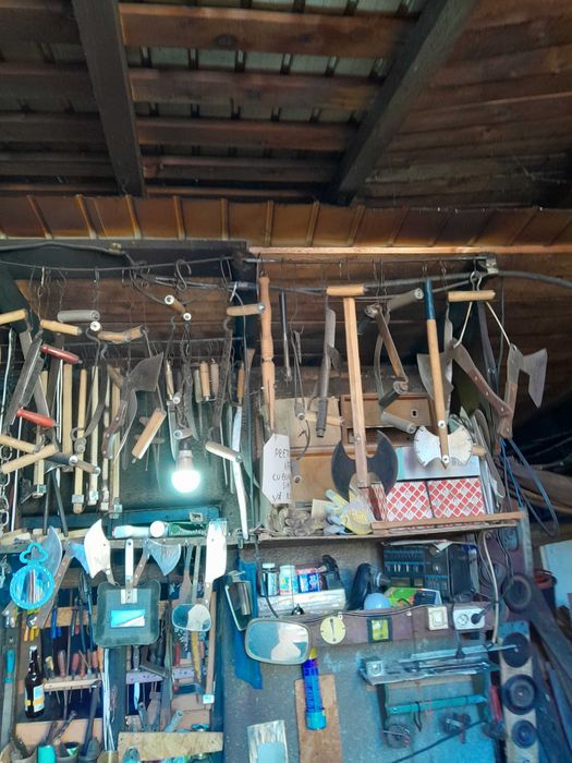 Topoare,sacuri, picoane, berde