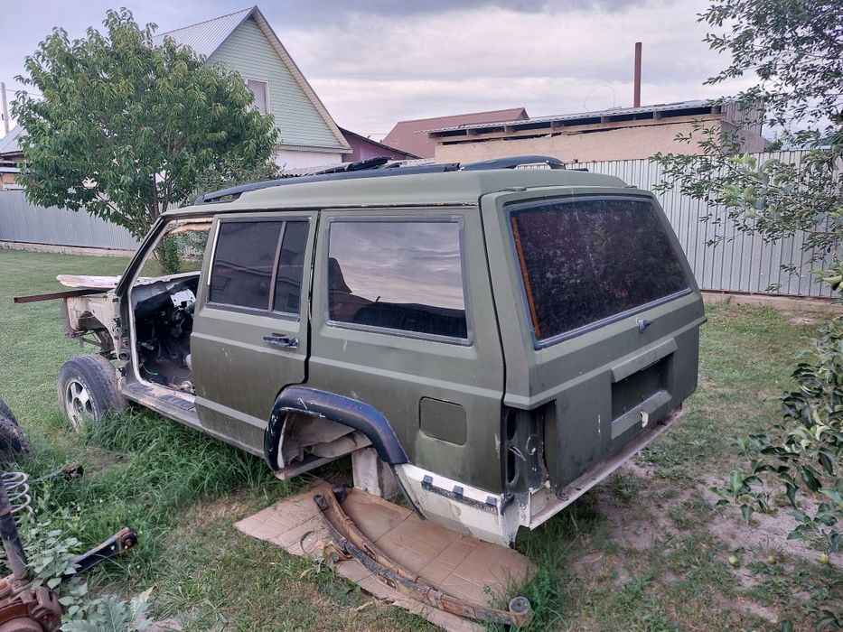 Продам Jeep Cherokee