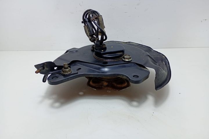 Fuzeta / rulment stanga spate Nissan Qashqai a 2-a generatie J11