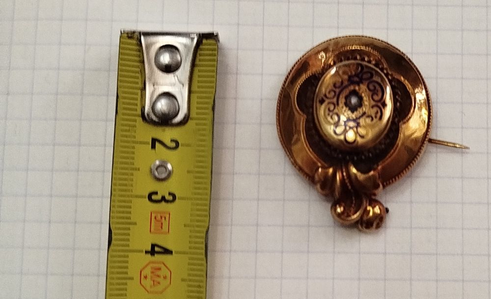 Продам брошь золото 56 проба