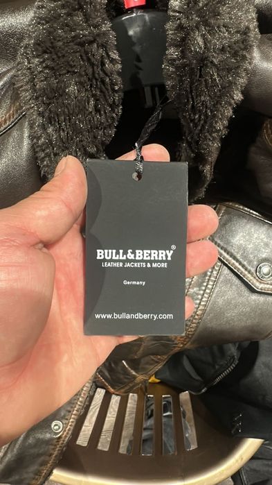 Geacă piele  Bull & Berry nouă