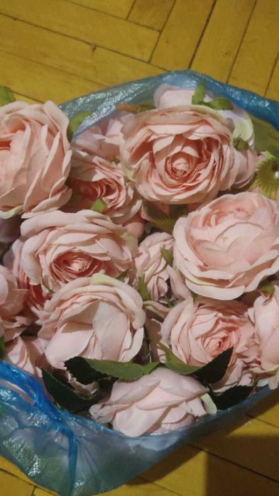 Цветы искусственные 100тг.