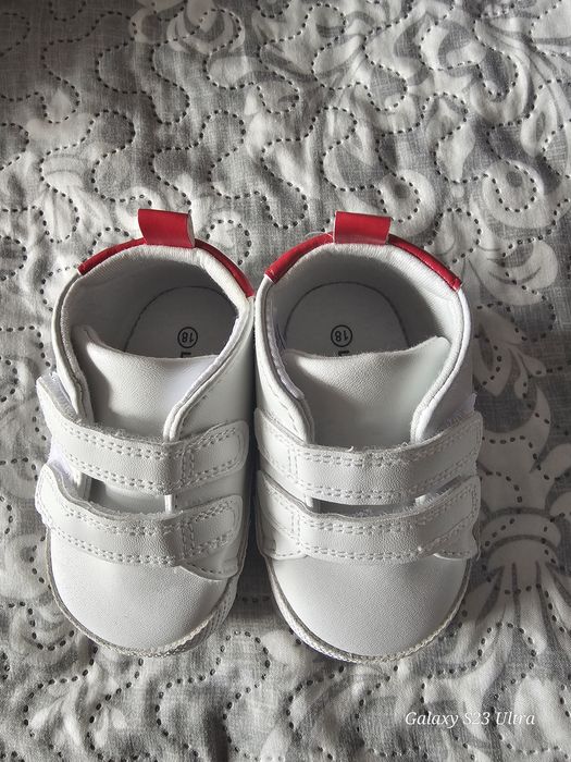 Дрехи за бебе 6-9м. Яке, елек комплект, боди