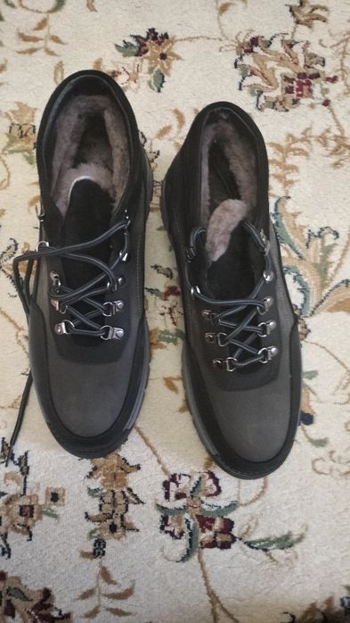 Продам зимнюю обувь