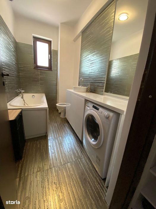 Garsonieră gata de utilizare cu balcon și mobilier