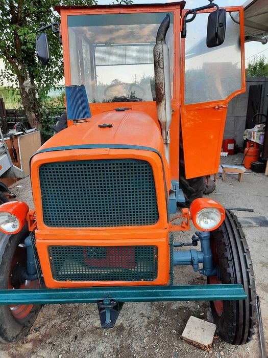 Tractor Fiat 615