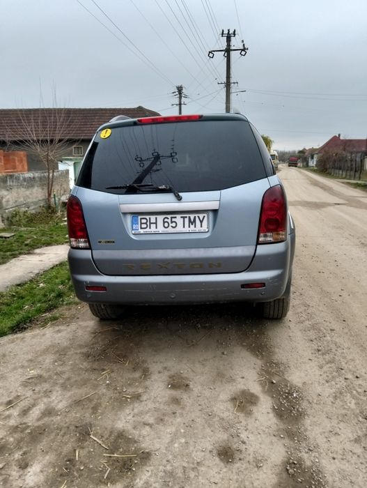 Vând Ssangyong Rextonu