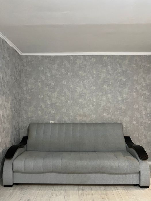 диван б/у в очень хорошем настроении