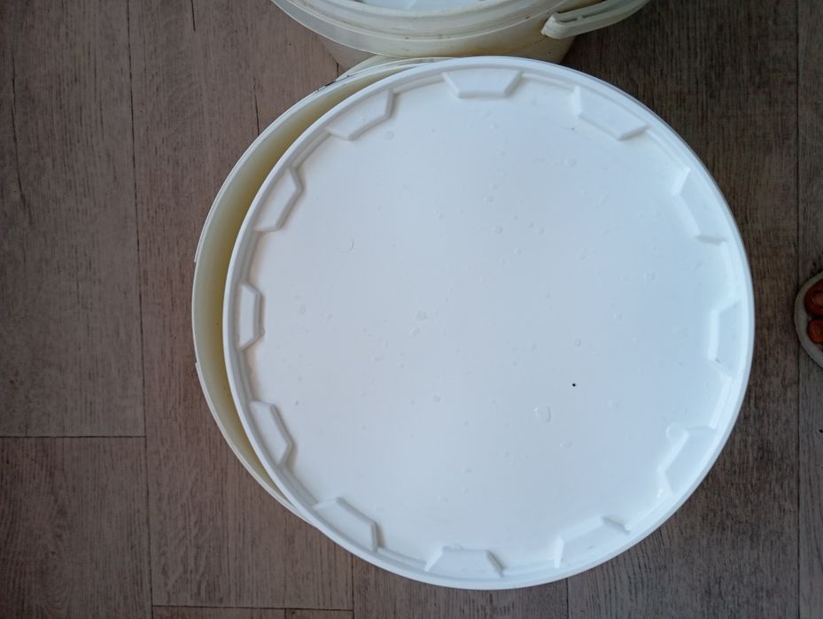 Продаются 2 ведра