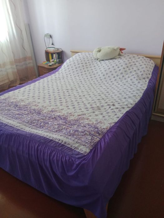 Продам вместительный шкаф и кровать