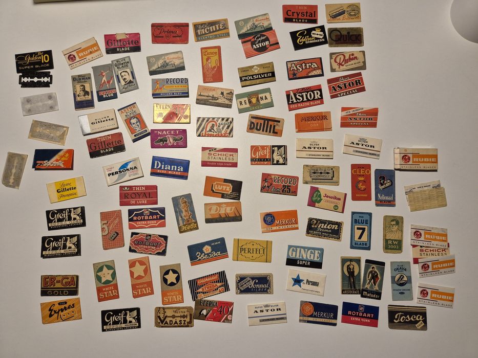 Colectie de ambalaje si lame de ras retro