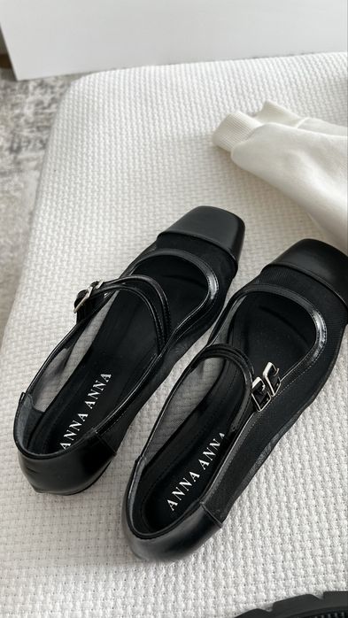 Лоферы и сандалии