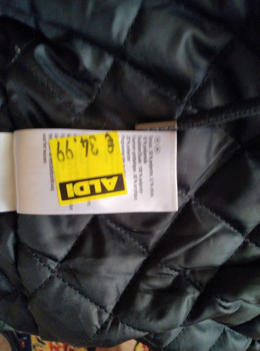 Продам куртку женскую