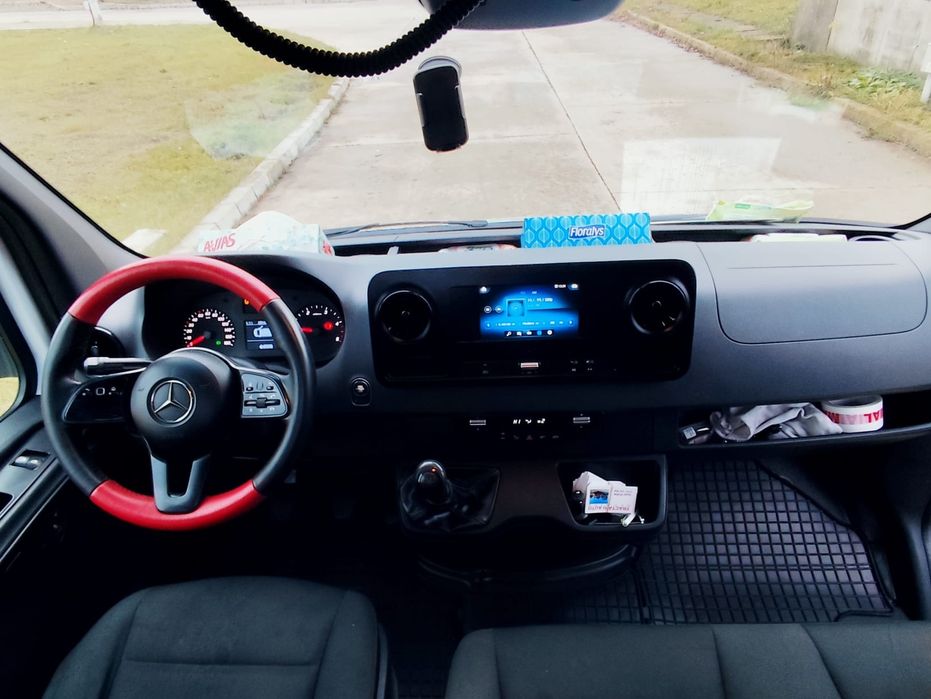 Autoplatforma Mercedes Sprinter / 3.5t