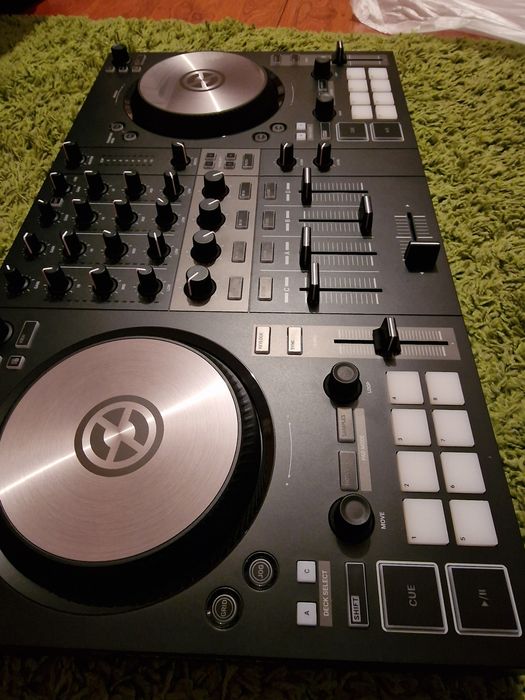 Consolă DJ Native Instruments Traktor Kontrol S3 - 4 Canale - Cutie