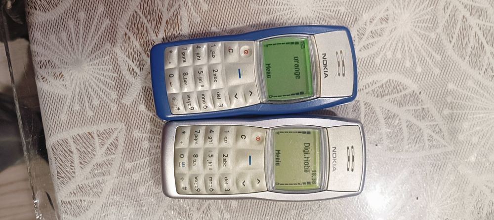 Nokia 1100 și 3410 și 3310