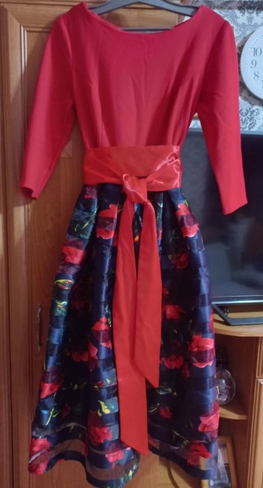 Продам женское платье.