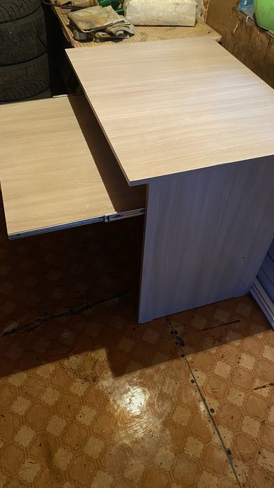 Продам стол офисный