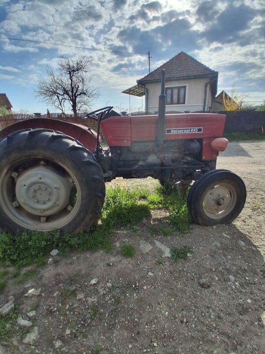 Tractor Universal 445