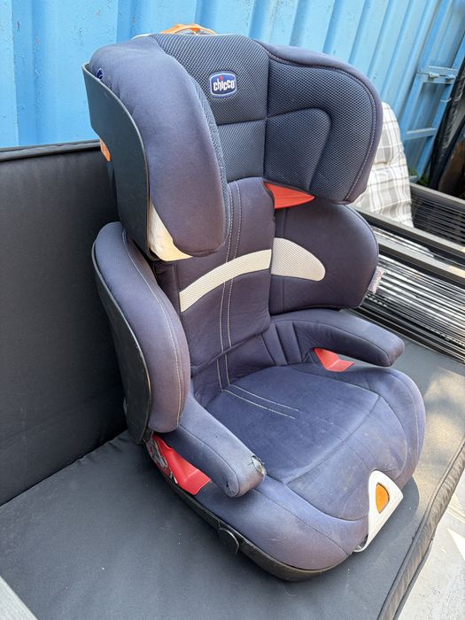 Scaun auto copii Chicco reglabil inaltime si latime