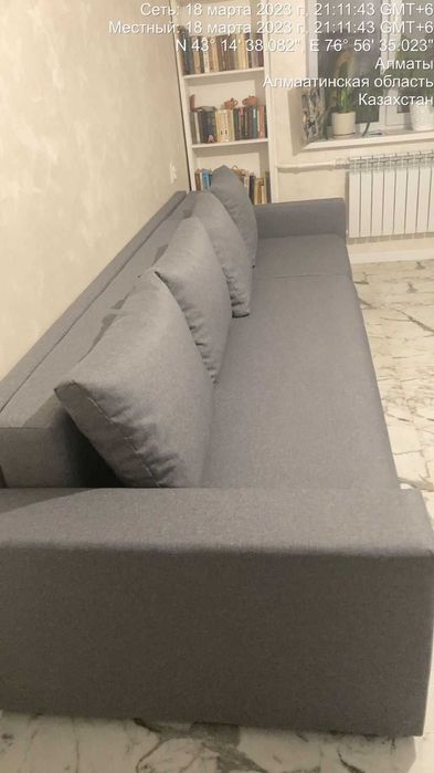 Диван серый с подушками