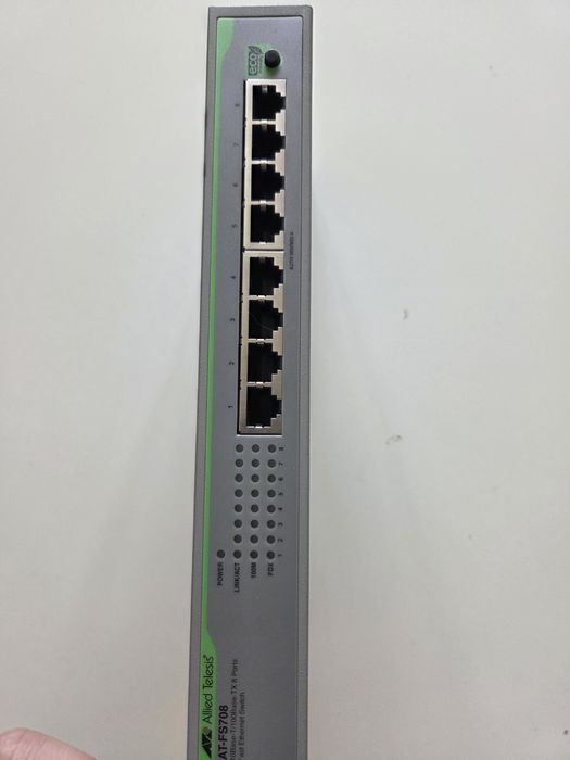 Switch Allied Telesis FS708, 8 Porturi Fast Ethernet, Unmanaged