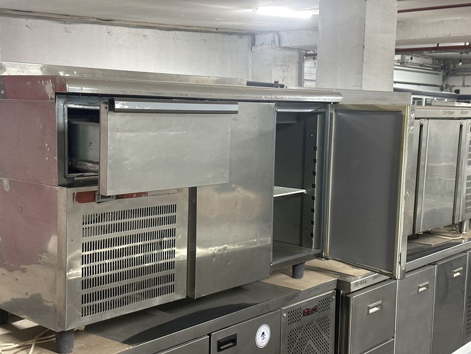 Стол холодильник,оборудование