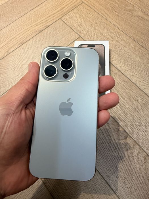Продам Iphone 15 pro