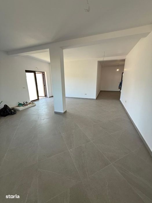 Spatiu comercial, Scheia
