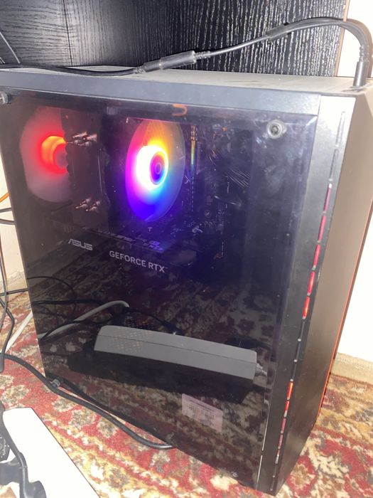 Vand pc gaming foarte bun