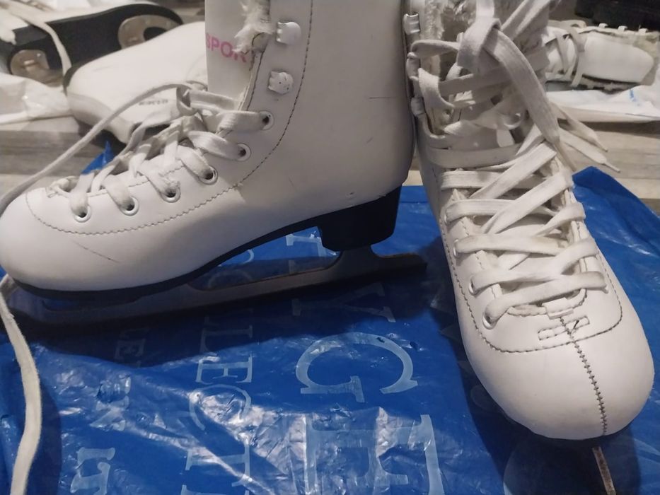 Продам коньки в нормальном состоянии