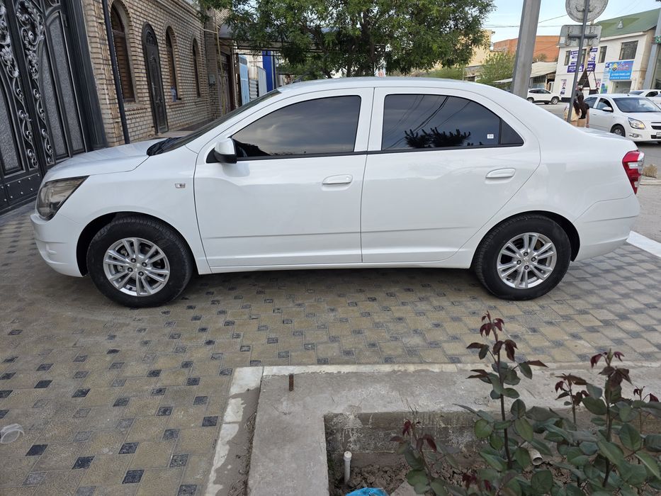 Chevrolet Cobalt 2025 — 4