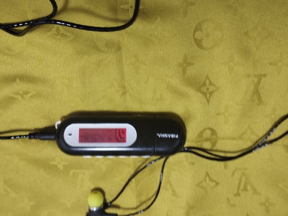 Assalom alekum Mp3 Sotiladi 4gb Diktafon Xam Bor