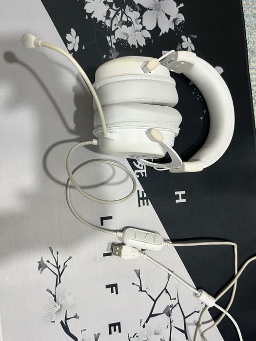 Наушники 2,коврик,мышь