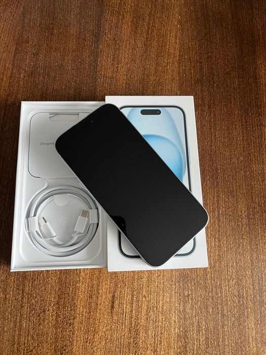 iPhone 15 100 % батерия