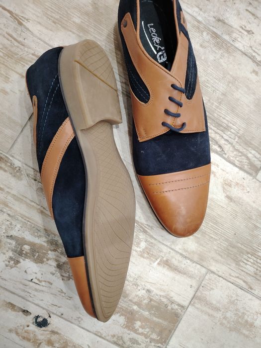 2 perechi pantofi din piele naturală mărimea 45  -150 lei ambele perechi