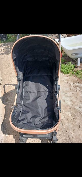 Продам коляску.8 тыс.в отличном состоянии.
