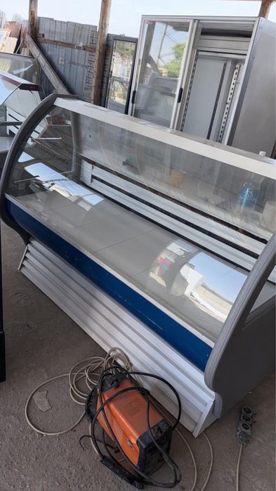 Холодильная витрина