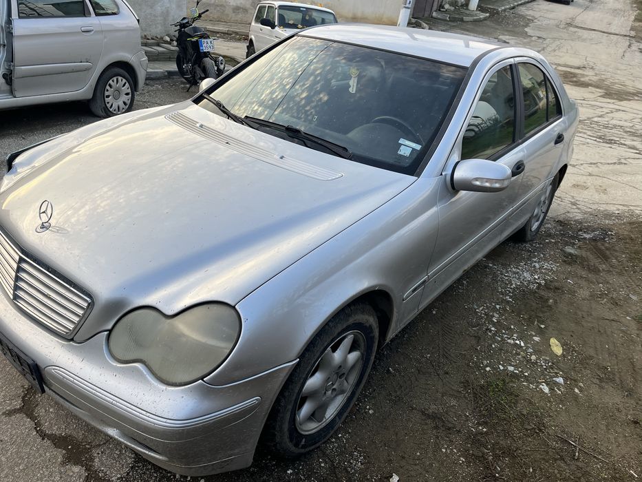 Мерцедес С220 на части