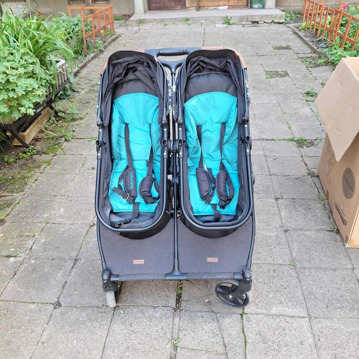 Детска количка за близнаци