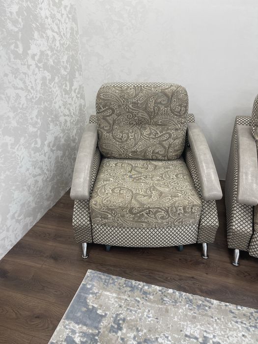 Диван и два кресла