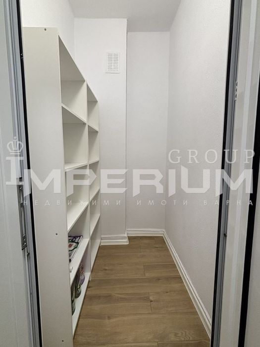 СЛЕД ОСНОВЕН РЕМОНТ! Тристаен обзаведен апартамент под наем в района